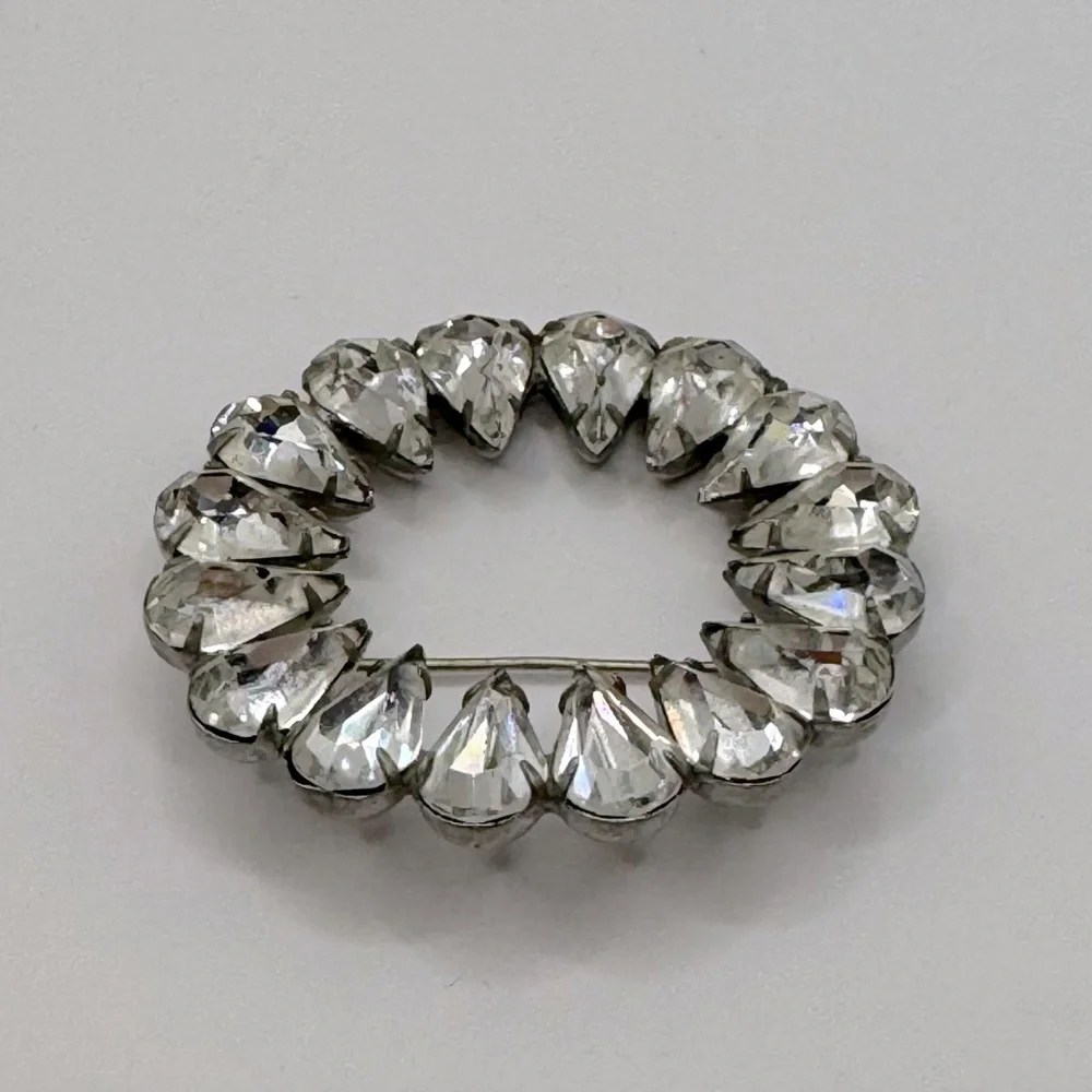 VINTAGE Crystal Oval Wreath Brooch